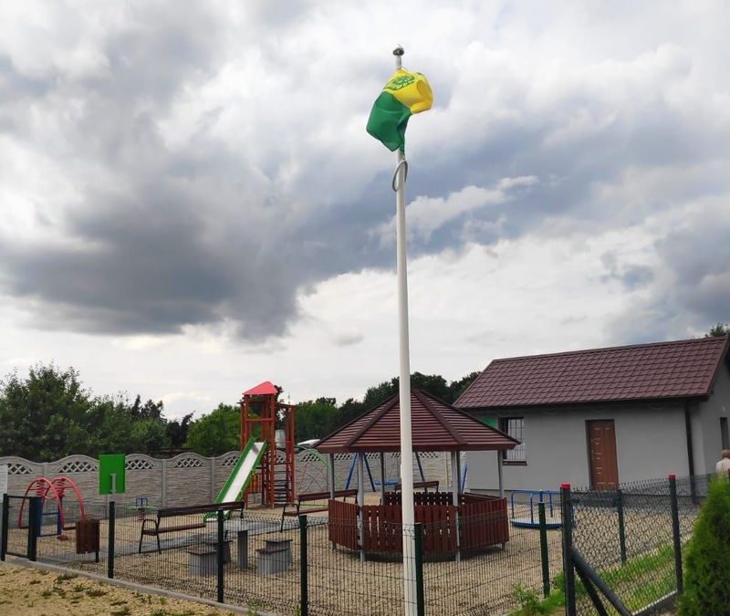 Maszt flagowy w ROD „Wiśnia”