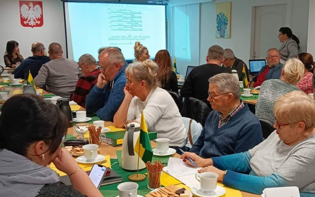 W dniach 18, 20 i 21 listopada 2025 roku w siedzibie Delegatury Rejonowej PZD w Rybniku odbyło się szkolenie skierowane do skarbników i prezesów zarządów Rodzinnych Ogrodów Działkowych z terenu jej działania.