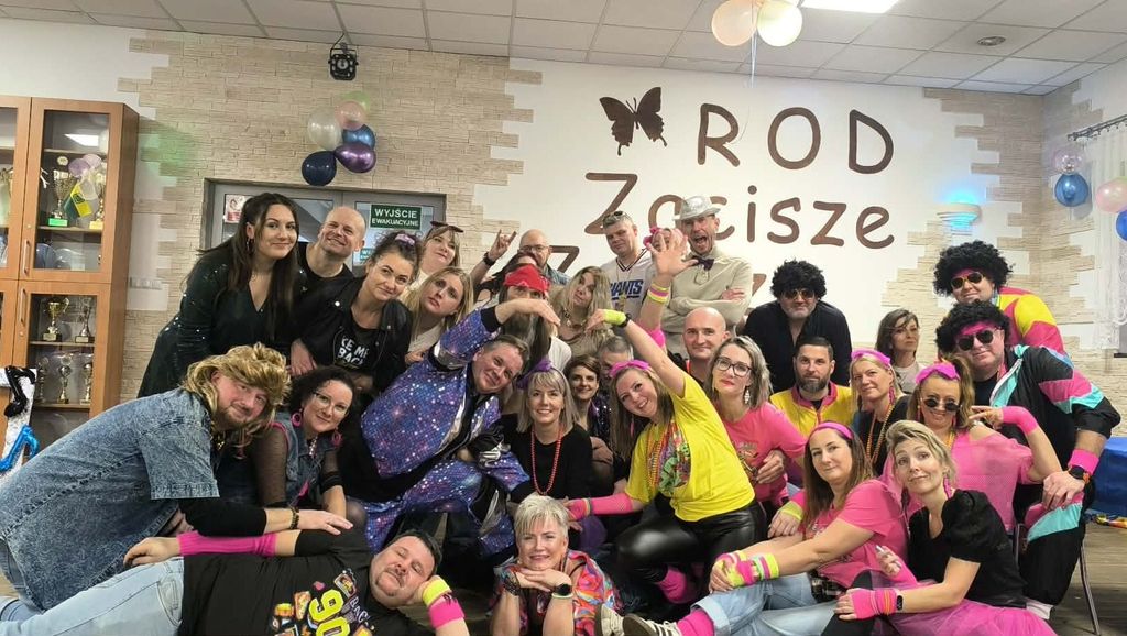 Bal karnawałowy „Disco 90” – wspólny sukces szkoły i działkowców ROD Zacisze w Zabrzu 